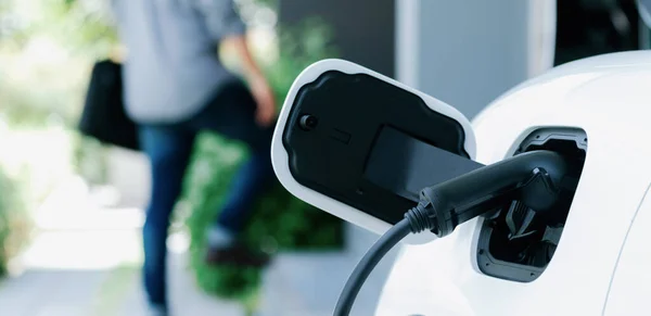 Focus Electric Car Charging Home Charging Station Blurred Progressive Man — Photo