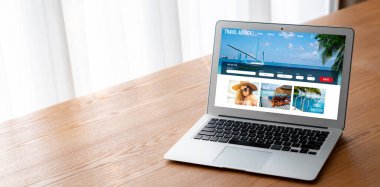 Model arama ve seyahat planlama için internet sitesi uçuş, otel ve tur rezervasyonları için anlaşma ve paket sunuyor