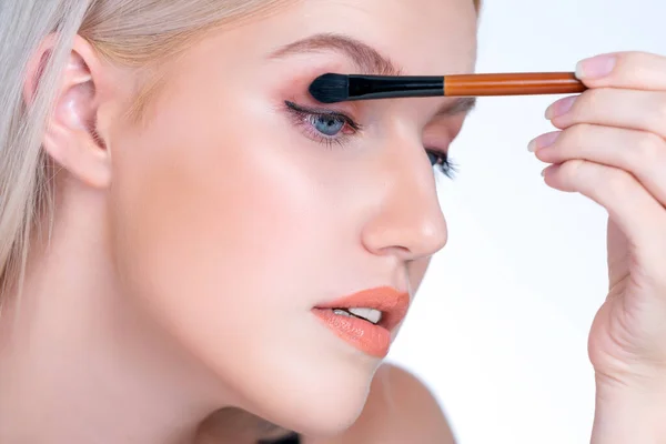 Closeup Beautiful Personable Girl Flawless Applying Eye Shadow Makeup Eyeliner — Photo