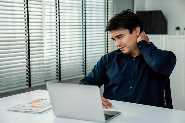 Competent Asian Office Worker Experiencing Fatigue Neck Pain Unhealthy Concept — Stockfoto