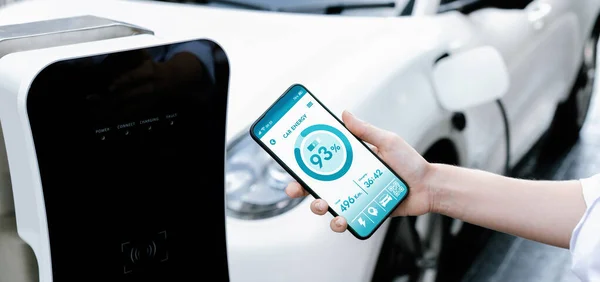 Battery Status Electric Vehicle Displayed Smartphone Application Software While Vehicle — Photo