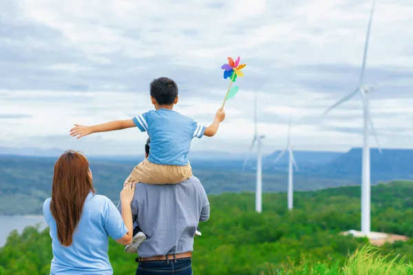 Progressive Happy Family Enjoying Time Wind Farm Green Energy Production — Fotografia de Stock
