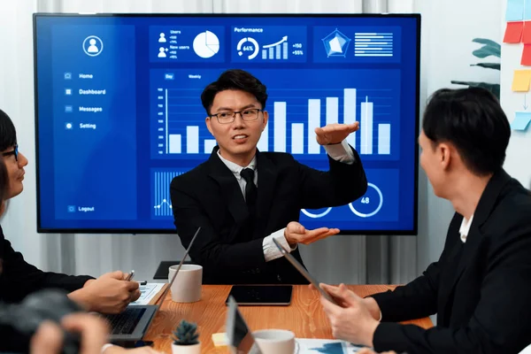 Business Team Financial Data Analysis Meeting Business Intelligence Report Paper — Zdjęcie stockowe