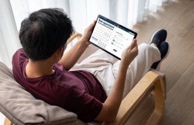 İnternet sitesindeki modish regrition için çevrimiçi aplikasyon rezervasyon takvimi