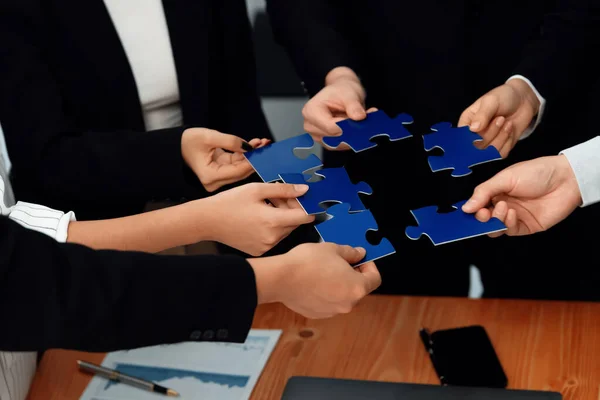 Closeup Top View Business Team Office Worker Putting Jigsaw Puzzle — ストック写真