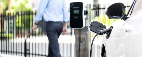 Focus Closeup Electric Vehicle Recharge Battery Public Charging Station City — Zdjęcie stockowe
