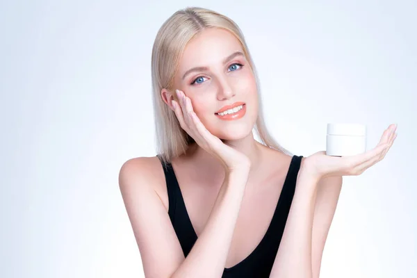 Personable Beautiful Perfect Natural Cosmetic Makeup Skin Woman Holding Mockup — Stock Fotó