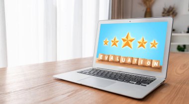 Pazarlama stratejisi planlaması için modem yazılım bilgisayarında müşteri memnuniyeti ve değerlendirme analizi