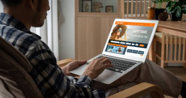 Model arama ve seyahat planlama için internet sitesi uçuş, otel ve tur rezervasyonları için anlaşma ve paket sunuyor