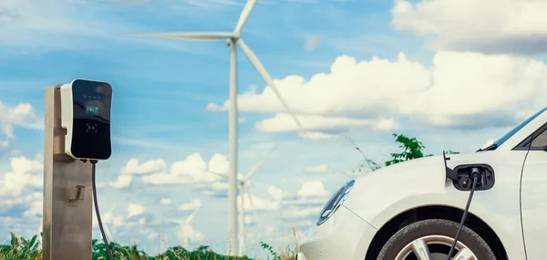 Прогресивна Комбінація Вітрових Турбін Автомобілів Майбутня Енергетична Інфраструктура Електричний Транспортний — стокове фото