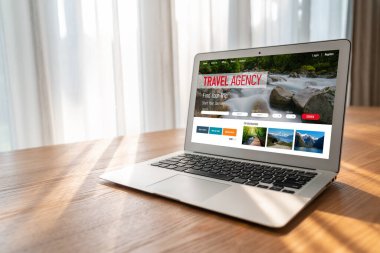 Model arama ve seyahat planlama için internet sitesi uçuş, otel ve tur rezervasyonları için anlaşma ve paket sunuyor