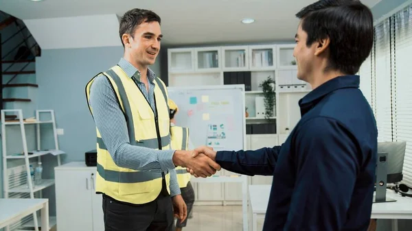 Engineer Protective Vest Handshake Investor His Office Successful Meeting Employee — Stockfoto
