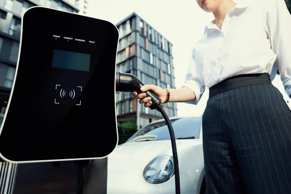 Focus Charger Plug Electric Car Public Charging Station Blur Progressive — 图库照片