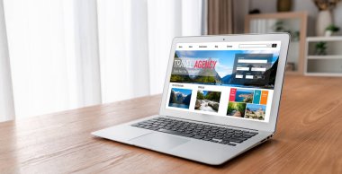 Model arama ve seyahat planlama için internet sitesi uçuş, otel ve tur rezervasyonları için anlaşma ve paket sunuyor