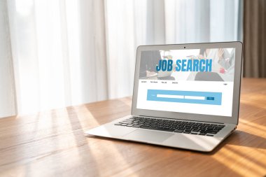 Çalışanların işe alım İnternet ağındaki iş fırsatlarını araması için mod web sitesinde online iş araması