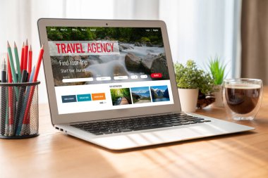 Model arama ve seyahat planlama için internet sitesi uçuş, otel ve tur rezervasyonları için anlaşma ve paket sunuyor