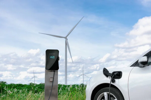 Progressive Combination Wind Turbine Car Future Energy Infrastructure Electric Vehicle — Fotografia de Stock