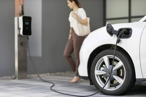 Focus Image Electric Vehicle Recharging Battery Home Charging Station Blurred — Stock Fotó