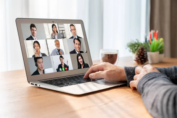 Üzletemberek Videokonferencián Modis Virtuális Csoport Találkozó Corprate Üzleti Irodai Dolgozók — Stock Fotó