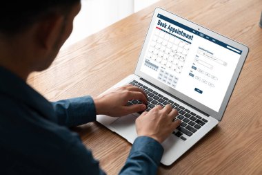 İnternet sitesindeki modish regrition için çevrimiçi aplikasyon rezervasyon takvimi