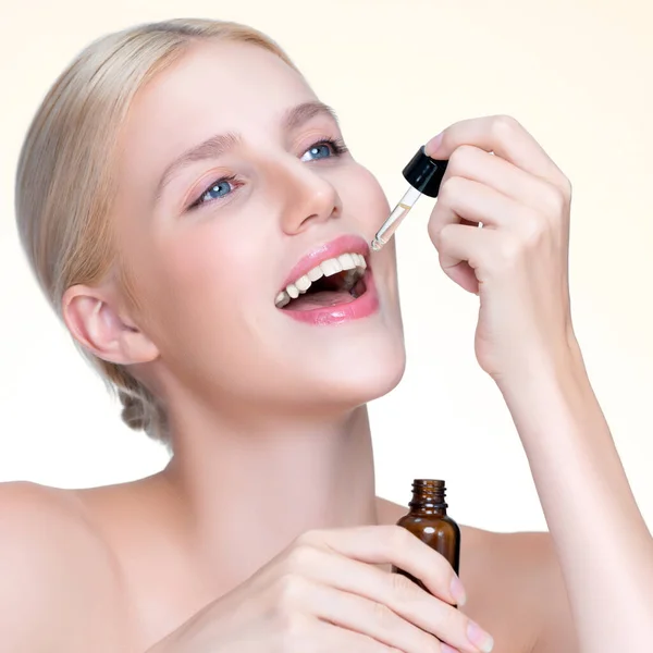 Closeup Personable Portrait Beautiful Woman Applying Essential Oil Bottle Skincare — Stock fotografie