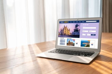 Model arama ve seyahat planlama için internet sitesi uçuş, otel ve tur rezervasyonları için anlaşma ve paket sunuyor