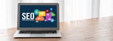 Model e-ticaret için SEO arama motoru optimizasyonu ve bilgisayar ekranında gösterilen çevrimiçi perakende işi