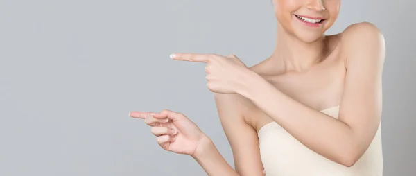 Closeup Glamorous Beautiful Woman Perfect Makeup Clean Skin Pointing Finger — Fotografia de Stock
