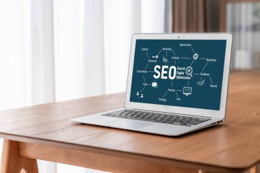 Model e-ticaret için SEO arama motoru optimizasyonu ve bilgisayar ekranında gösterilen çevrimiçi perakende işi