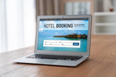 Çevrimiçi otel konaklama rezervasyon sitesi mod rezervasyon sistemi sağlar. Seyahat teknolojisi kavramı .