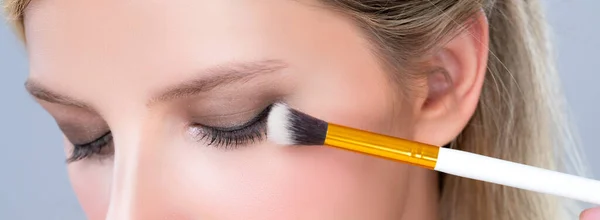 Closeup Beautiful Girl Flawless Applying Alluring Eye Shadow Makeup Eyeliner — Photo