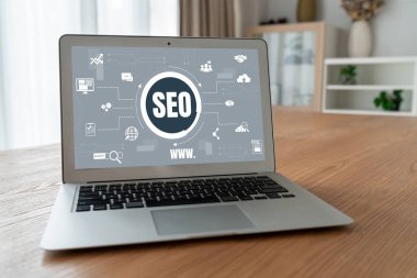 Model e-ticaret için SEO arama motoru optimizasyonu ve bilgisayar ekranında gösterilen çevrimiçi perakende işi