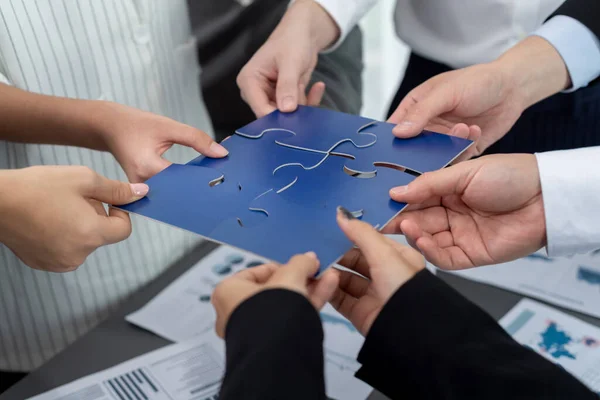 Closeup Top View Business Team Office Worker Putting Jigsaw Puzzle — Stock fotografie