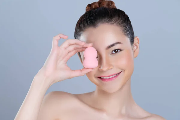 Glamorous Beautiful Female Model Applying Cushion Powder Facial Makeup Concept — Stock Fotó