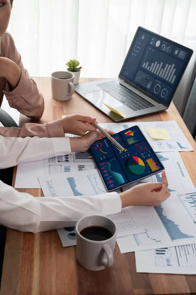 Analyst Team Colleague Discuss Financial Data Digital Dashboard Analyzing Charts — Stock Photo, Image