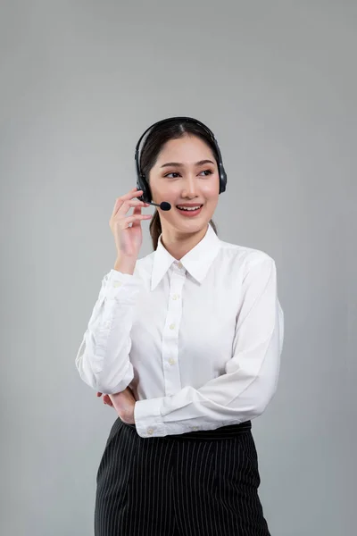 Atraktivní Asijské Ženské Call Centrum Operátor Veselým Úsměvem Tvář Inzeruje — Stock fotografie