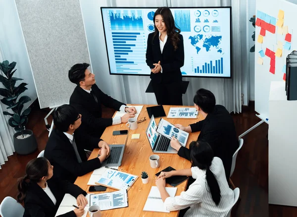 Top Widen View Confidence Company Presentation Financial Analyzed Business Intelligence — Zdjęcie stockowe