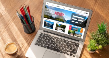 Model arama ve seyahat planlama için internet sitesi uçuş, otel ve tur rezervasyonları için anlaşma ve paket sunuyor