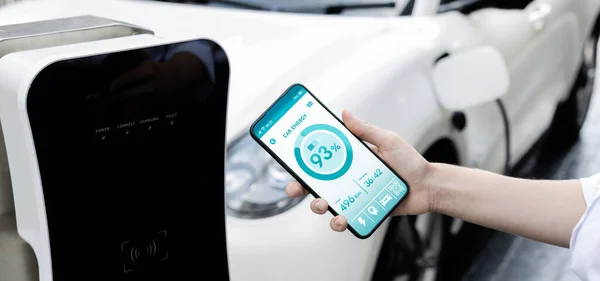 Battery Status Electric Vehicle Displayed Smartphone Application Software While Vehicle — Photo