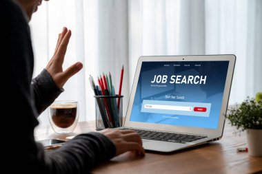 Çalışanların işe alım İnternet ağındaki iş fırsatlarını araması için mod web sitesinde online iş araması