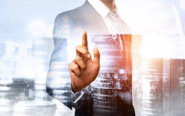 Businessman analyst working with digital finance business data graph showing technology of investment strategy for perceptive financial business decision. Digital economic analysis technology concept.