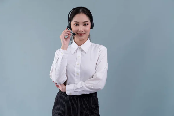 Attractive Asian Female Call Center Operator Happy Smile Face Advertises — Stock Photo, Image