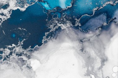 Soyut arkaplan için özgün tablodaki mermer mürekkep soyut sanat. Boyama, ombre alkol mürekkebinin pürüzsüz mermer arkaplan desenini yaratmak için yüksek kaliteli kağıt dokusuna boyanmış. .