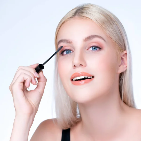 Closeup Personable Woman Blond Hair Putting Black Mascara Brush Hand — Fotografia de Stock