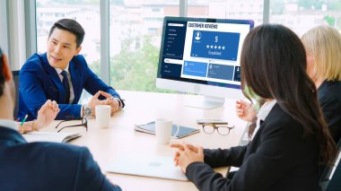 Şirket işleri için mod bilgisayar yazılımının müşteri deneyimi ve gözden geçirme analizi