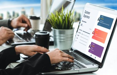 Şirket işleri için mod bilgisayar yazılımının müşteri deneyimi ve gözden geçirme analizi