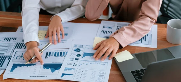 Closeup Analyst Team Colleagues Discuss Financial Data Digital Dashboard Analyzing — Stock Photo, Image