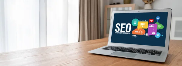 コンピュータ画面に表示される電子商取引やオンライン小売業のSeoの検索エンジン最適化 — ストック写真