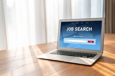 Çalışanların işe alım İnternet ağındaki iş fırsatlarını araması için mod web sitesinde online iş araması