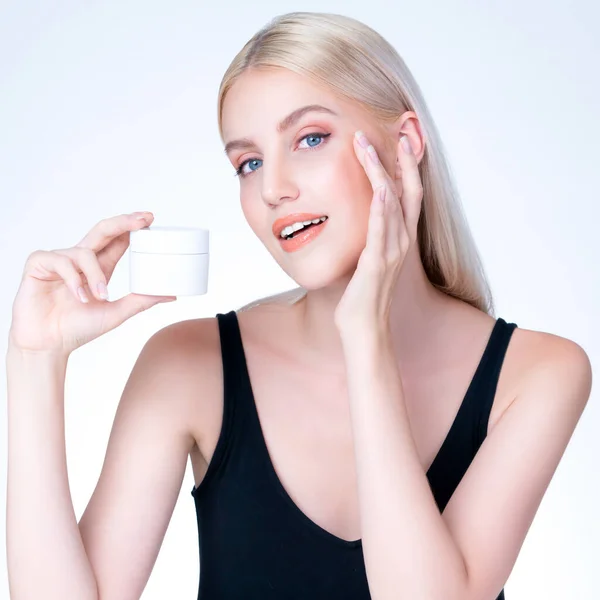 Closeup Personable Beautiful Perfect Natural Cosmetic Makeup Skin Woman Holding — Stockfoto